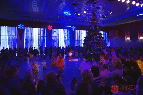 В Ярославле продолжаются новогодние «елки». Фоторепортаж