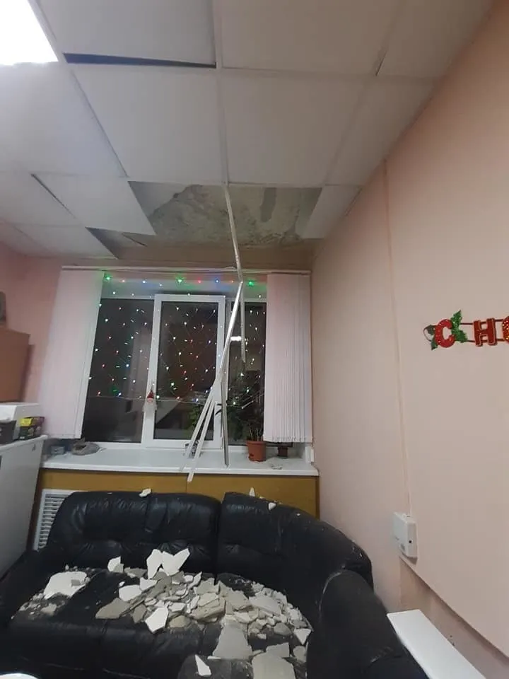 В центральной городской больнице Ярославля рухнул потолок