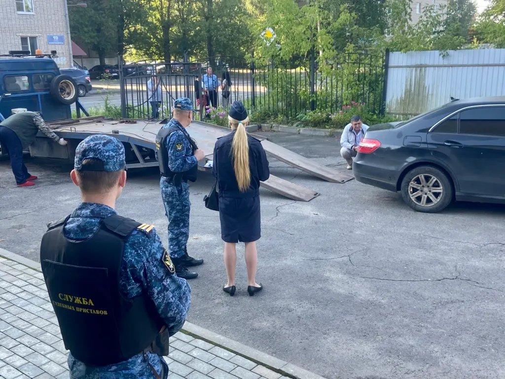 У должника за газ из Рыбинска приставы арестовали машину