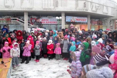 В Ярославле Дед Мороз зажег главную елку города