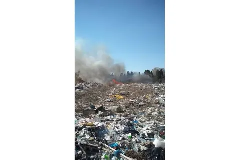 В Переславле горит мусорный полигон