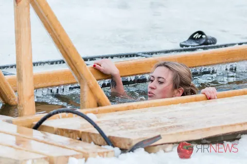 Крещение в Ярославле: фоторепортаж Ильи Бесхлебного