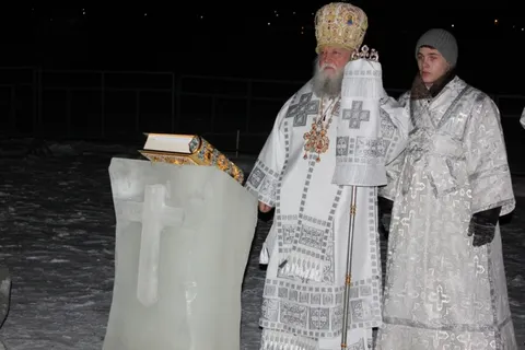 В крещенскую ночь в купели окунулись более 16 тысяч ярославцев