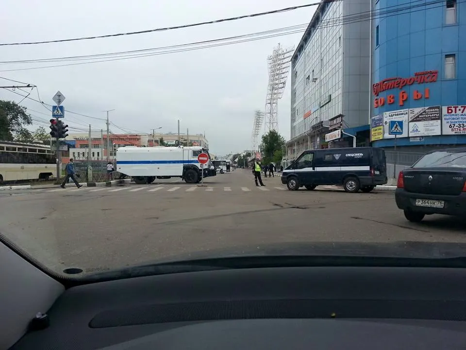 Стадион «Шинник» оцеплен, летают вертолеты