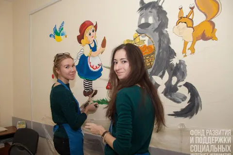 В Ярославле волонтеры расписали детскую поликлинику