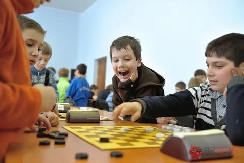В Ярославле проходит Чемпионат и Первенство Центрального и Северо-Западного федеральных округов по русских шашкам. Фоторепортаж
