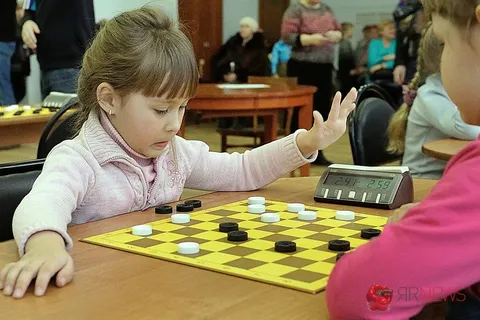 В Ярославле проходит Чемпионат и Первенство Центрального и Северо-Западного федеральных округов по русских шашкам. Фоторепортаж