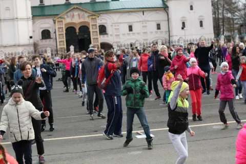 В Ярославле две тысячи человек вышли на общегородскую зарядку
