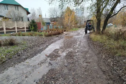 Жителям Дядьково отказали в подсыпке дороги из-за наступающей зимы