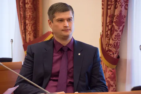 В Рыбинске за транспортными картами выстраиваются длинные очереди