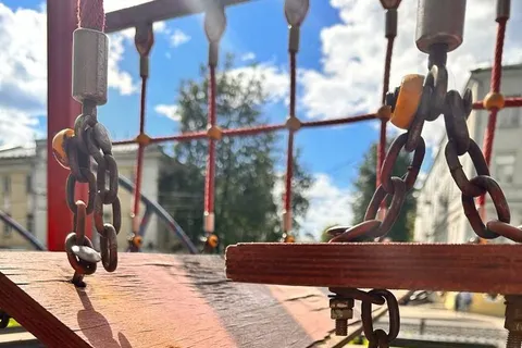 Суд обязал мэрию отремонтировать детскую площадку на Первомайском бульваре