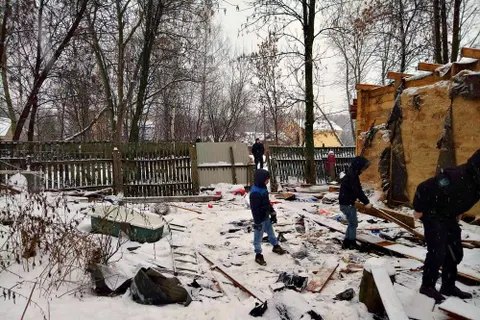 В Ярославле цыганская семья захватила земельный участок