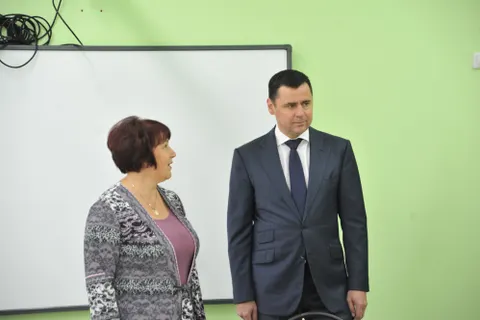 Дмитрий Миронов навестил Туношенскую школу