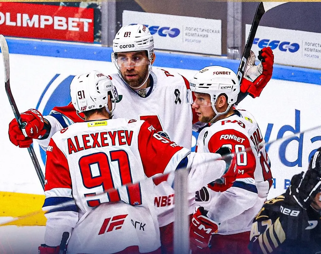 Дубль Полунина помог «Локомотиву» выиграть во Владивостоке