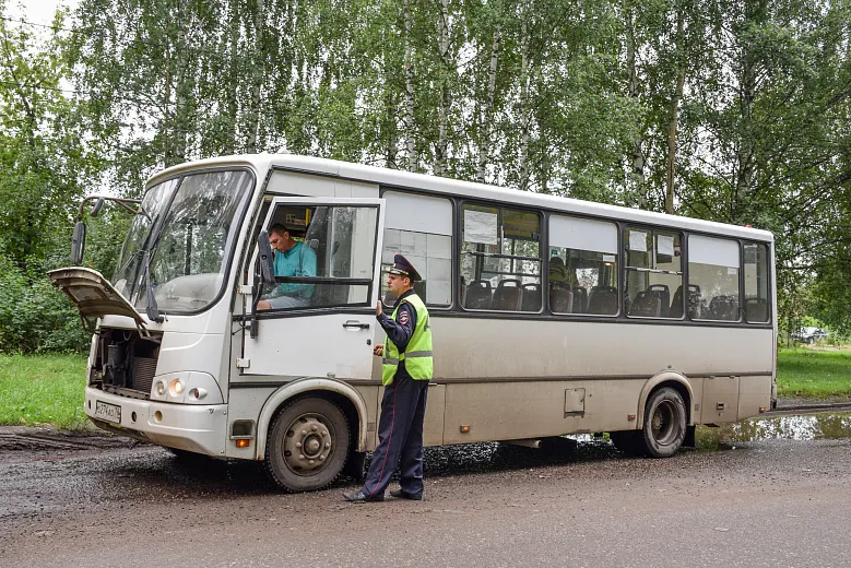 Ярославцев возят на неисправных маршрутках