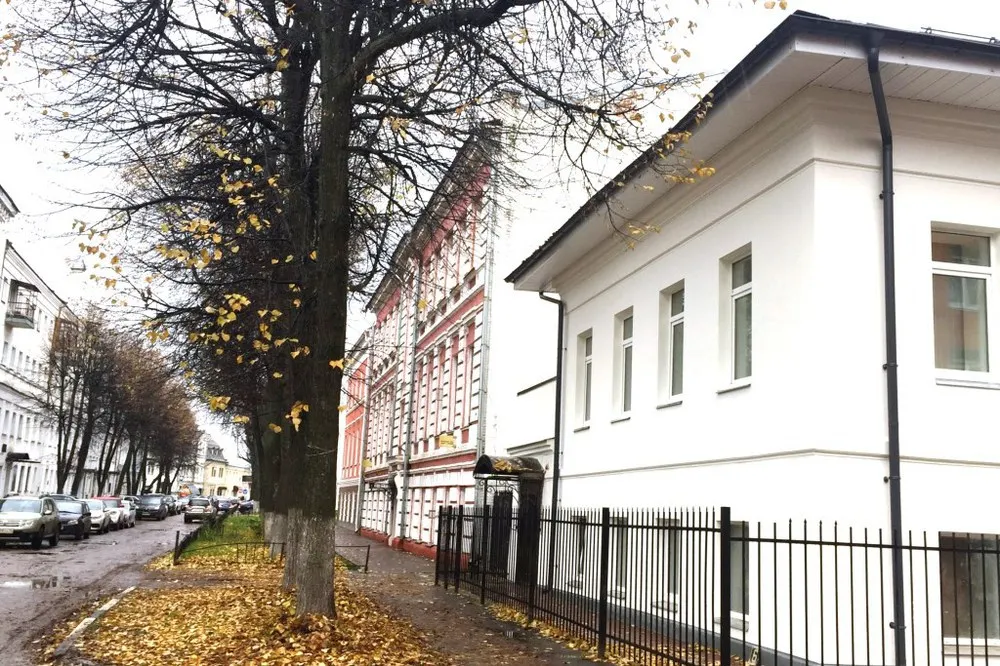 В центре Ярославля капитально отремонтировали несколько старинных зданий