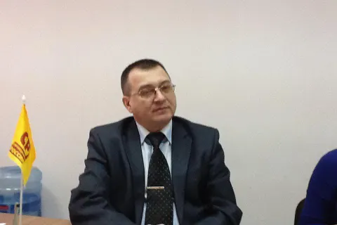 Анатолий Грешневиков за дорогу молодым, но сам собирается в Госдуму восьмой раз подряд