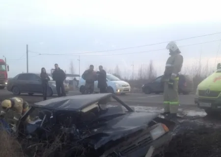 В воскресенье в ДТП в Ярославле погиб молодой мужчина