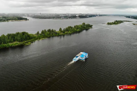 Причал для Толгского монастыря отплыл по Волге из Ярославля