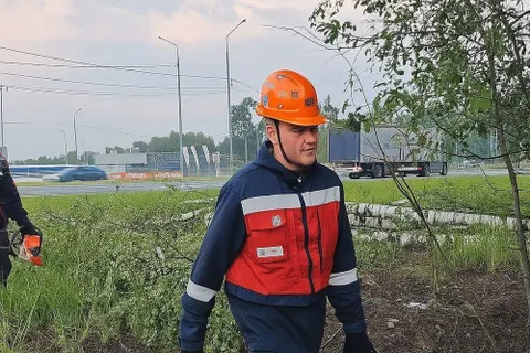 Энергетики продолжают устранять последствия урагана в Ярославской области