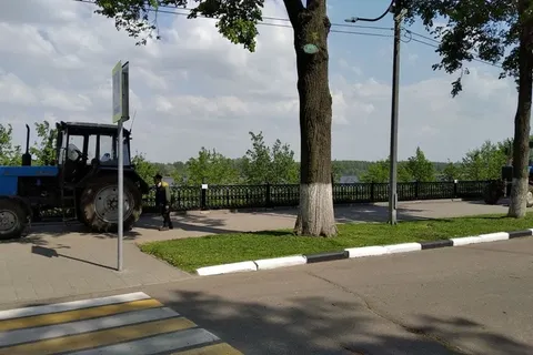 В Ярославле чистят Волжскую набережную