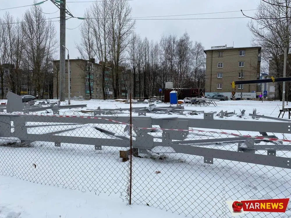 В Ярославле начали установку 30-метрового медведя