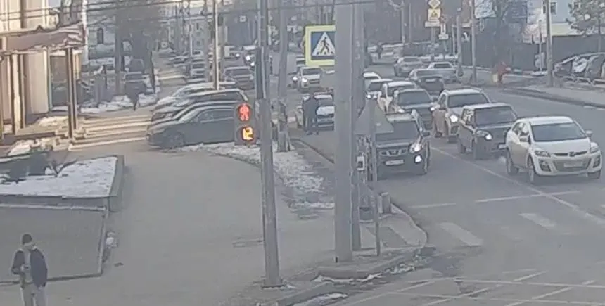 Водитель устроил тройное ДТП в центре Ярославля