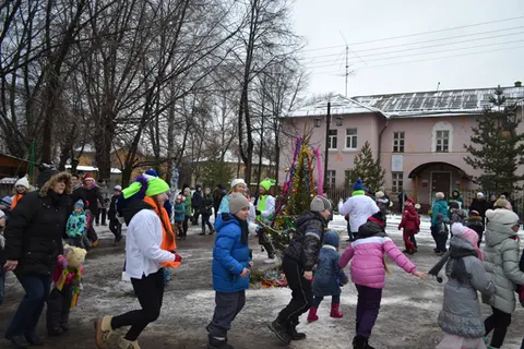 Во дворах Ярославля прошли новогодние праздники