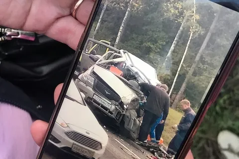 «Чудом живы»: под Переславлем в ДТП попал автобус с туристами