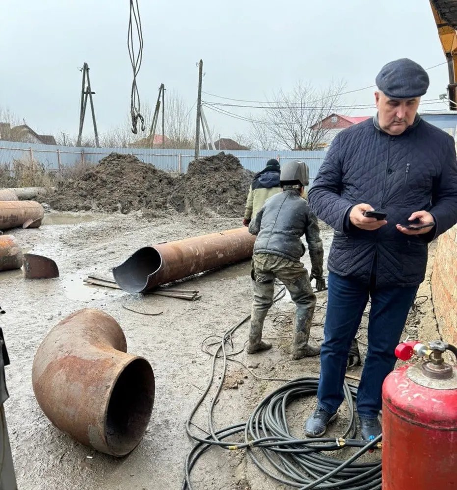 В Переславле началась замена аварийной трубы