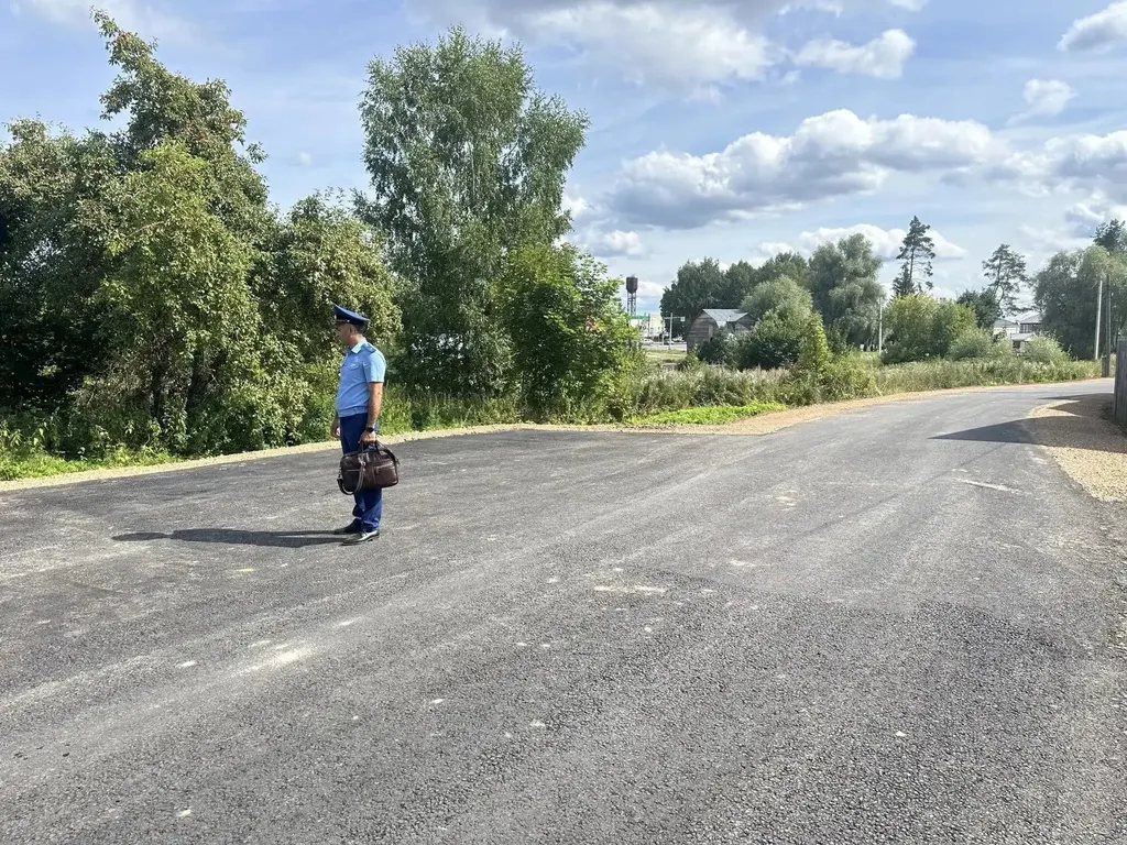 В ярославском поселке расширили проезжую часть