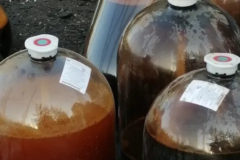Ярославцы сообщают о взрывоопасном пиве на помойке