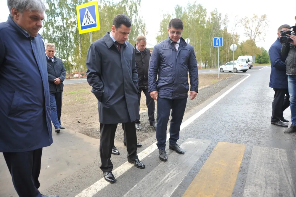 Дмитрий Миронов проверил ход ремонта на улице Маяковского в Ярославле