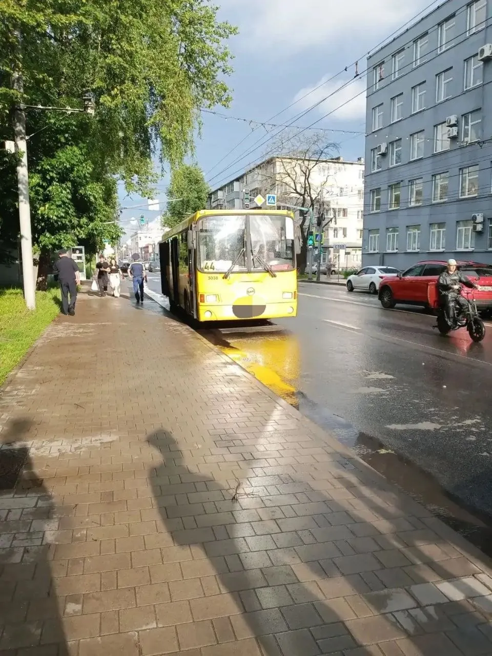 По ДТП с автобусом и пешеходом в Ярославле возбудили уголовное дело