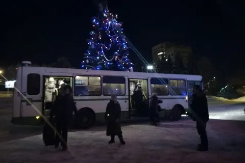 Под Ярославлем в мороз сломался автобус с туристами