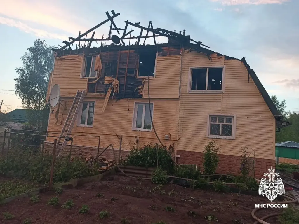 В Гаврилов-Яме из-за грозы горел жилой дом