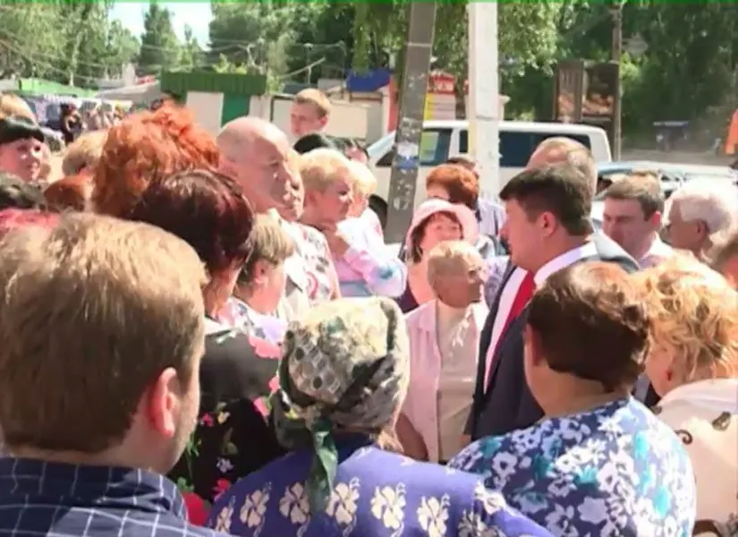 Владимир Слепцов встретился с жителями Резинотехники