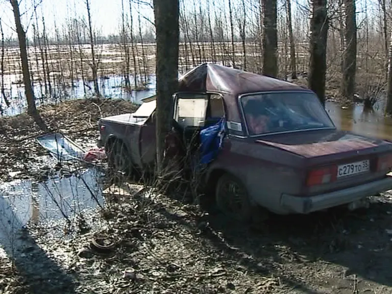 В Ярославле водитель и пассажир «Жигулей» получили травмы головы