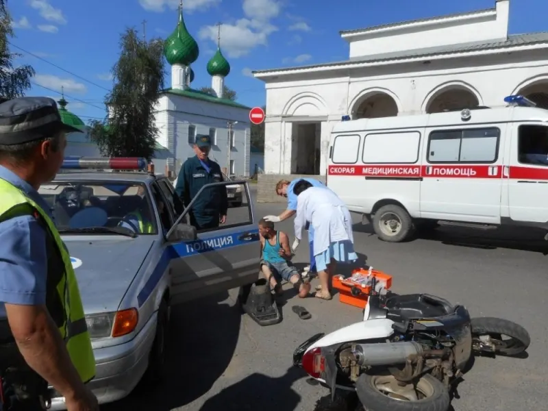 В Ярославской области в аварию попал скутерист