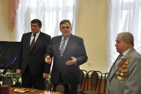 Сергей Ястребов вручил юбилейные медали в честь 70-летия Победы ветеранам Переславского района