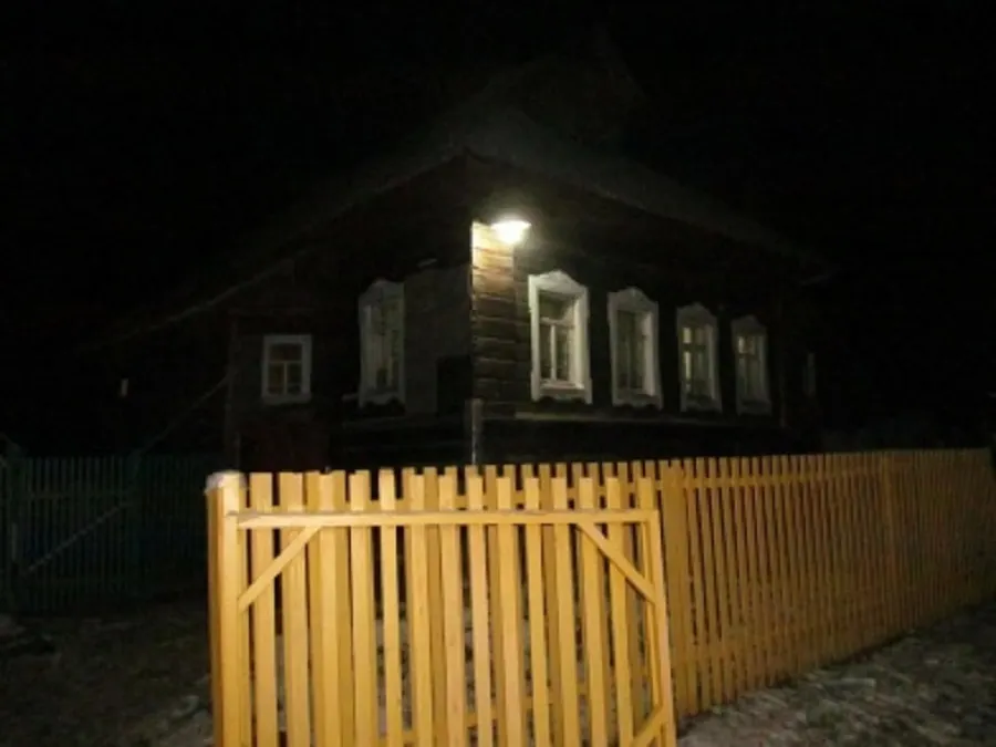 В Ярославской области полицейский спас женщину из дымящегося дома