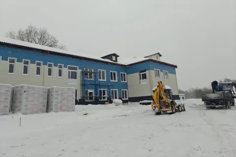 Прокуратура оценила ход работ в модульной поликлинике в Ярославле