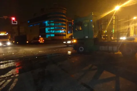 В Ярославле на Московском проспекте «Жигули» столкнулись с фурой