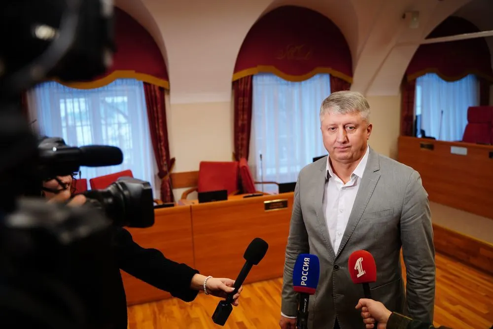 В Ярославской области продолжится программа трудоустройства несовершеннолетних