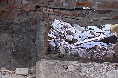 Ярославский детский омбудсмен требует законсервировать опасное заброшенное здание