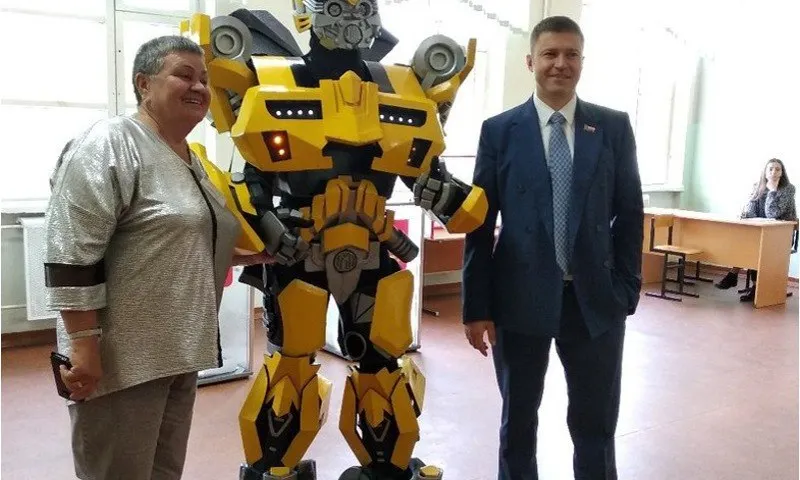 Герой голливудского блокбастера «Трансформеры» пришел на праймериз