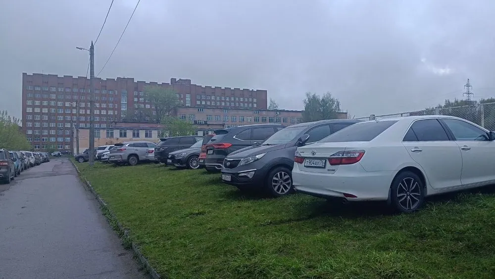 Ярославский университет попросил фанатов «Локомотива» не портить газоны