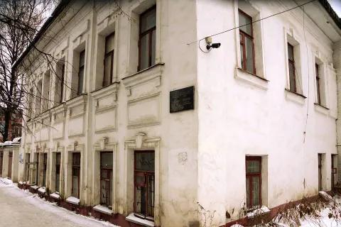 Дом-памятник в Ярославле разрушили бомжи