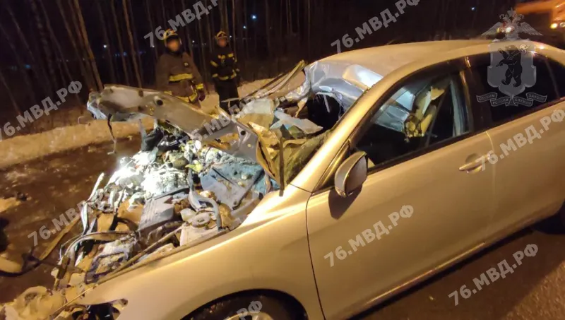 В Ярославле в ДТП на железнодорожном переезде погиб водитель