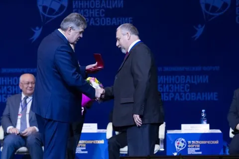 Ярославское правительство заключило с крупными предприятиями соглашения о социально-экономическом партнерстве
